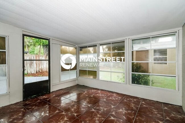 Building Photo - 3 Bedroom Pet-Friendly Home in Port Richey, FL with Main Street Renewal