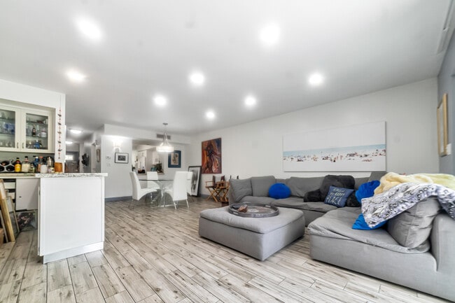 Primary Photo - 20416 NE 34th Ct