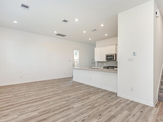 Building Photo - 526 Dry Fork Ln