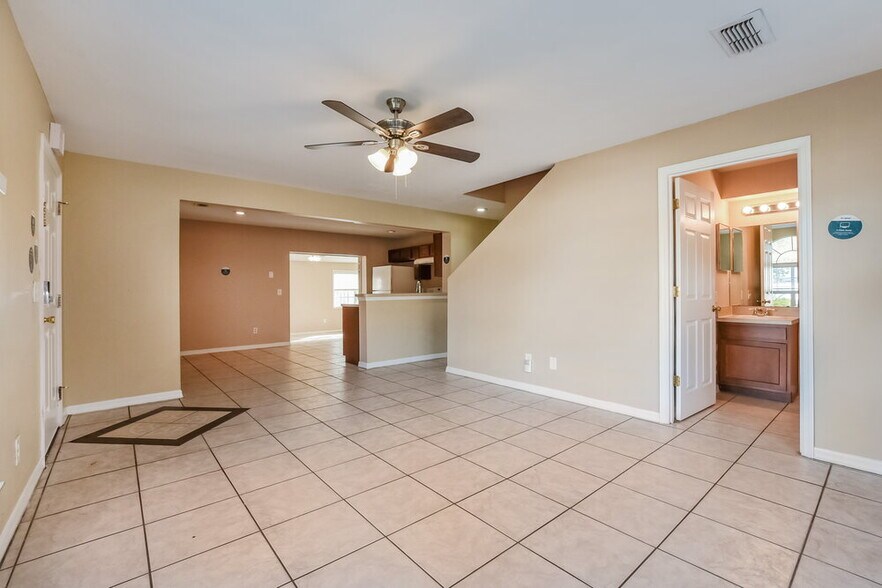 Building Photo - 1018 Pegel Ct