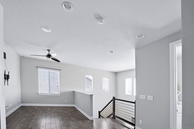 Building Photo - 6875 E 133rd Ave