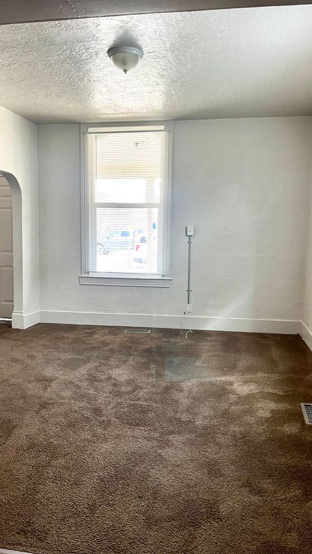 Building Photo - 807 20th St