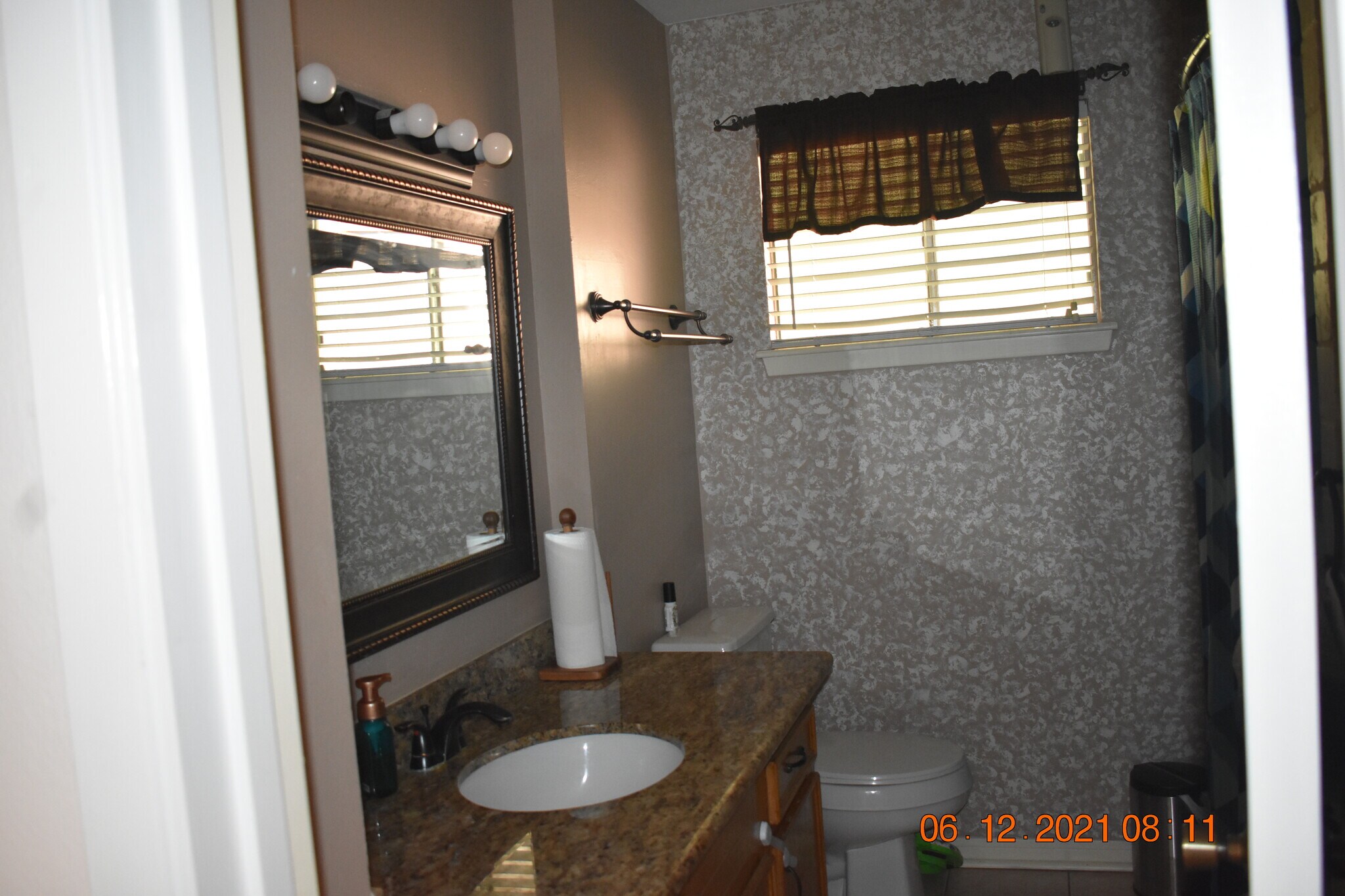 2nd Bathroom with tub - 2205 Cedar St