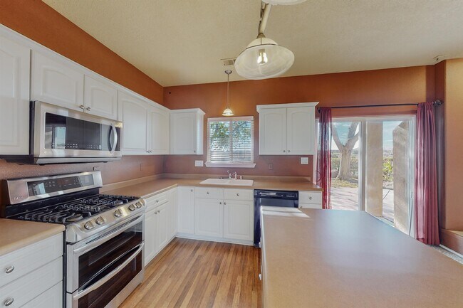 Building Photo - 9801 Basha St NW