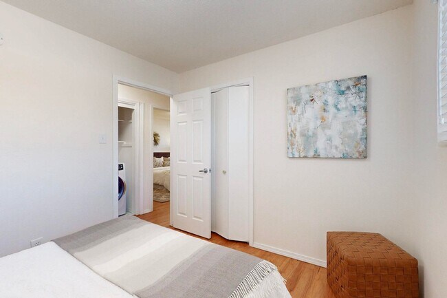 Building Photo - **Great Home** 3 Bed | 2 Bath | NE Heights | Quiet Neighborhood, Prime Location