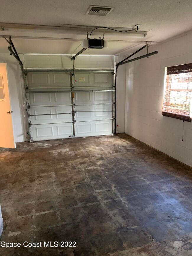 Building Photo - 1003 Coronado Dr