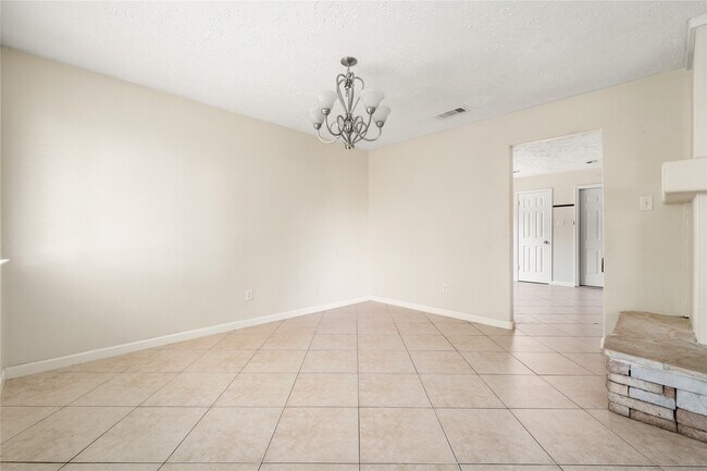Building Photo - 2603 Hollymist Dr