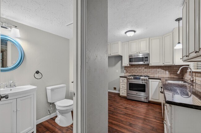 Building Photo - 17226 Chapel Pine St