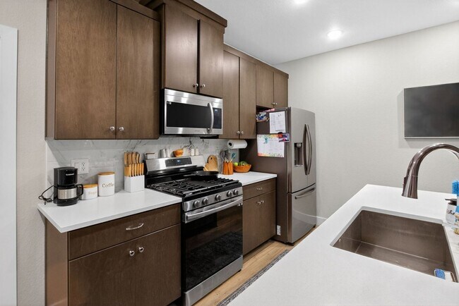 Building Photo - 16370 Alzere Pl