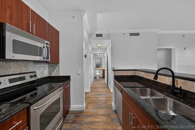 Building Photo - 2401 NE 65th St