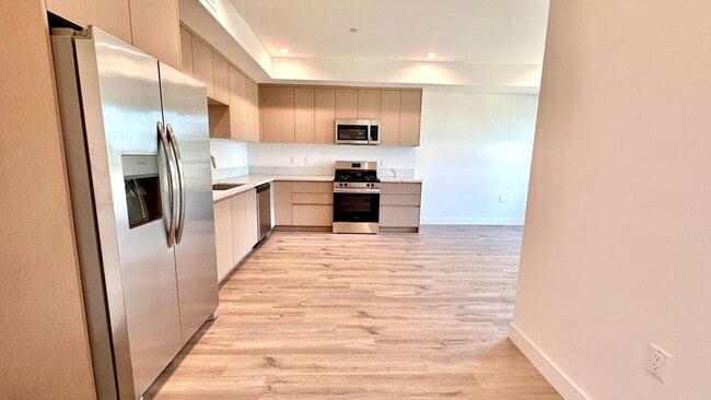 Building Photo - Luxury NoHo Brand New Units!