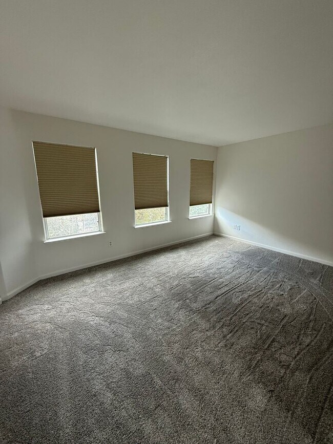 Building Photo - 505 Flora Spring Ct
