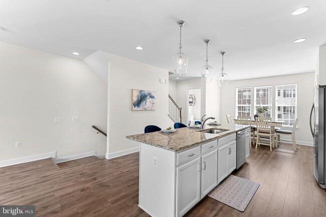 Building Photo - 15292 Westham Ct