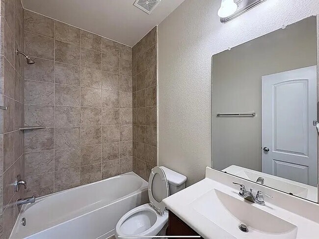 Building Photo - 14239 Oro Valley Dr
