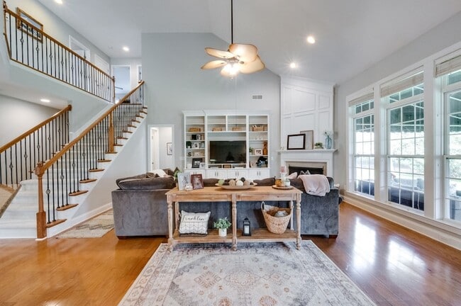 Building Photo - 2005 Daylily Dr