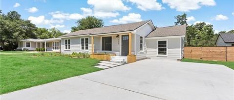 Building Photo - 722 Mary Lake Dr