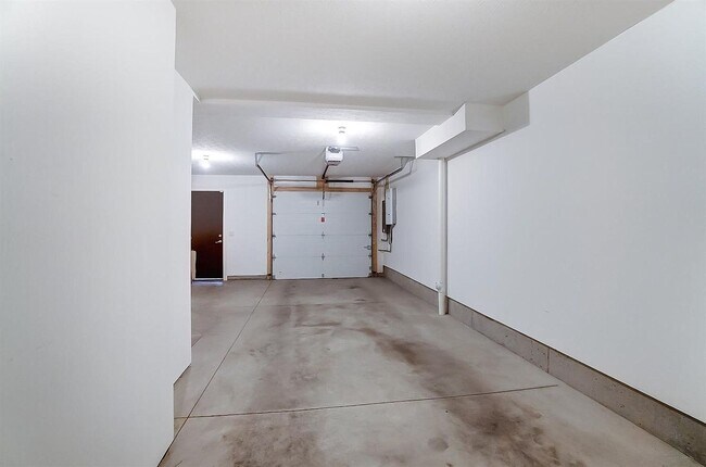 Two car tandem garage with extra storage space - 438 Northern Ave