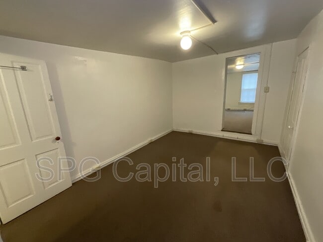 Building Photo - 61 E Middle St