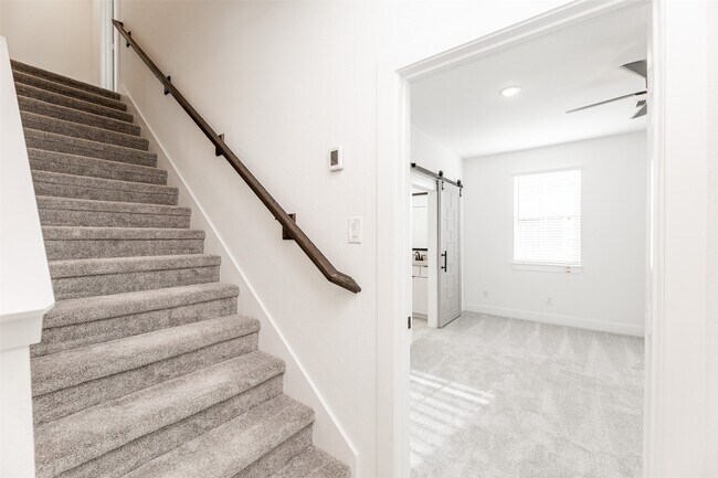 Building Photo - 15131 Colorado Bnd Pk Dr