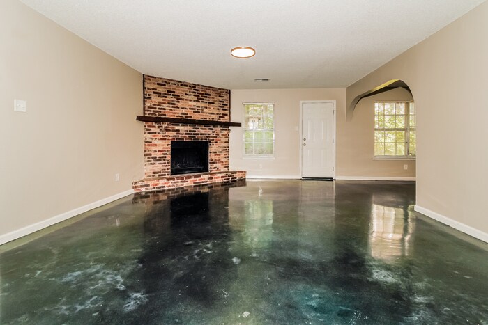 Building Photo - 204 Corkwood Dr
