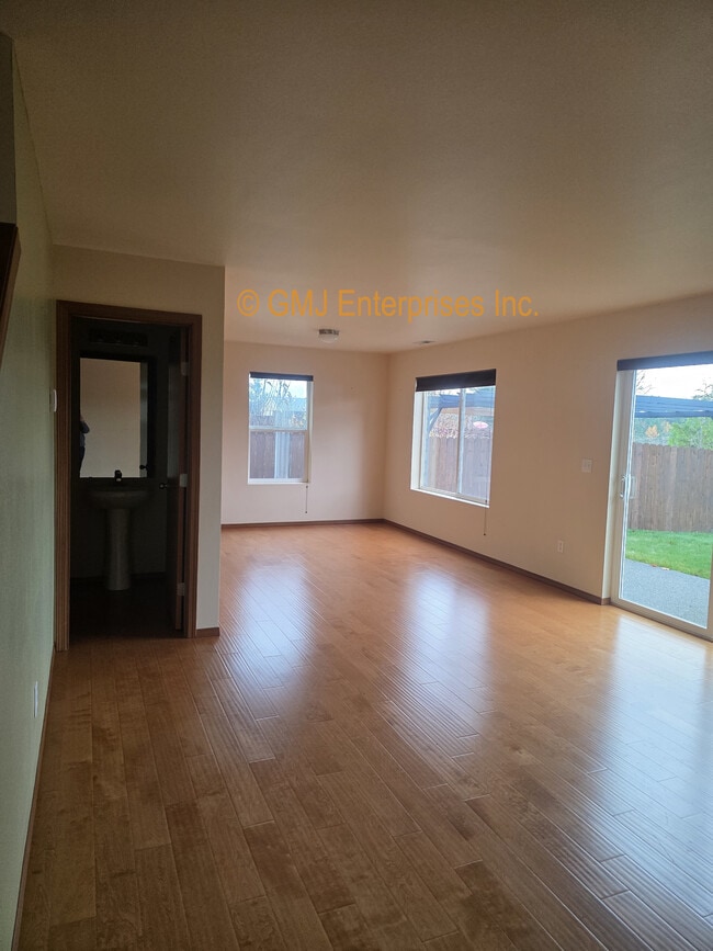 Building Photo - 9912 198th Ave Ct E