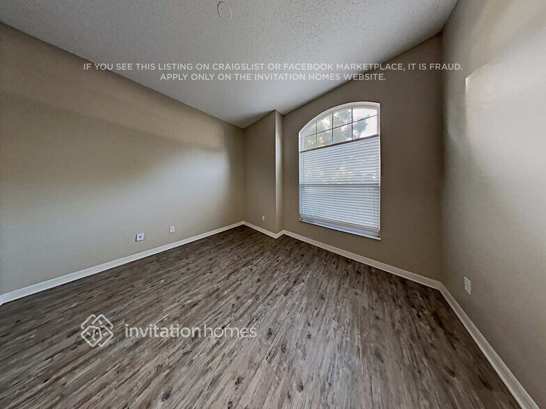 Building Photo - 2071 Lake Marion Dr