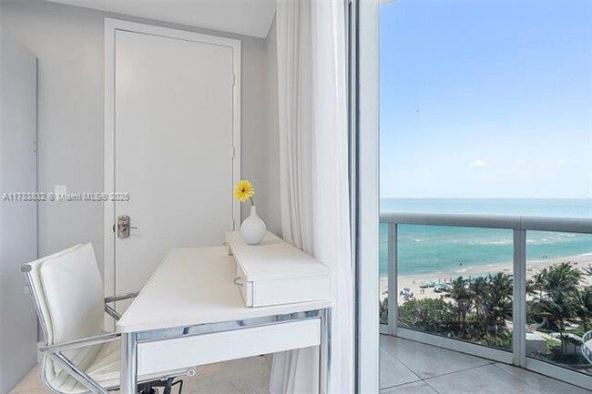 Building Photo - 15811 Collins Ave