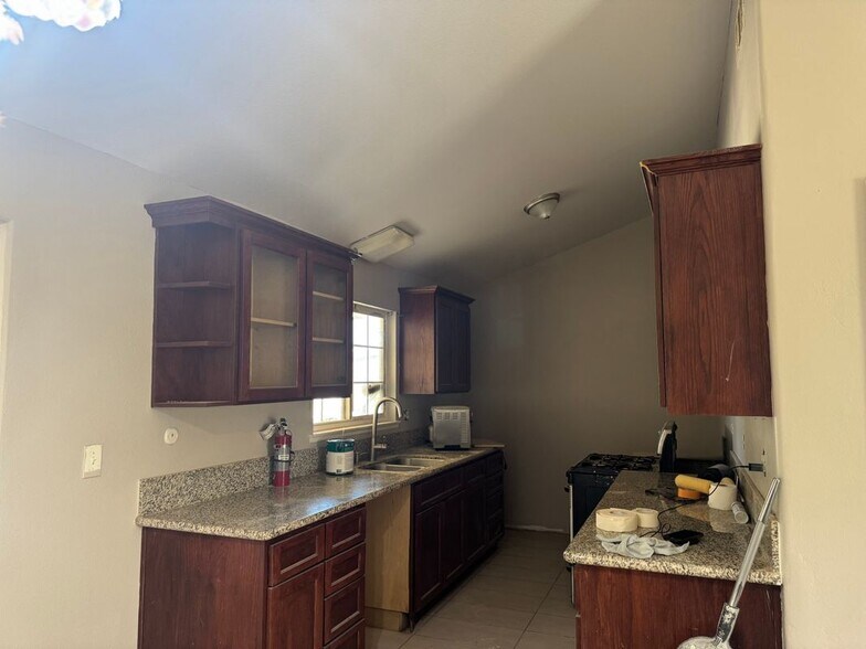 Building Photo - 37213 Mahonia Ave