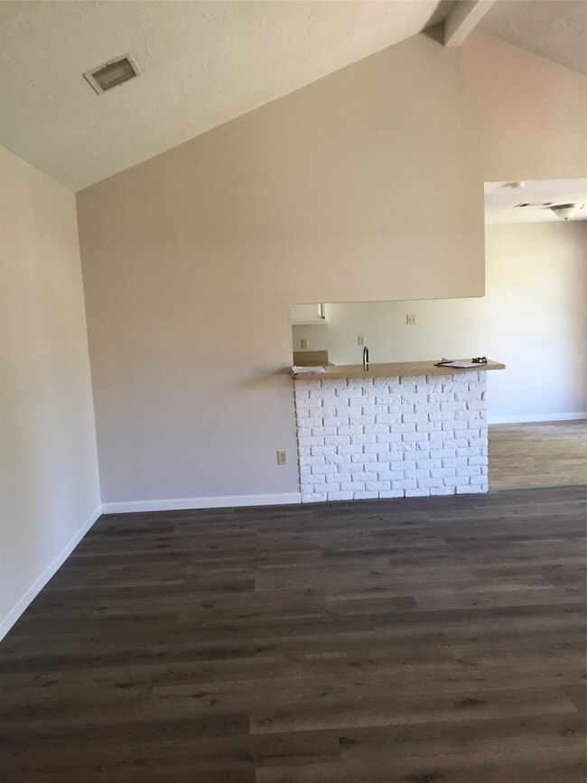 Building Photo - 5811 Woodmancote Dr