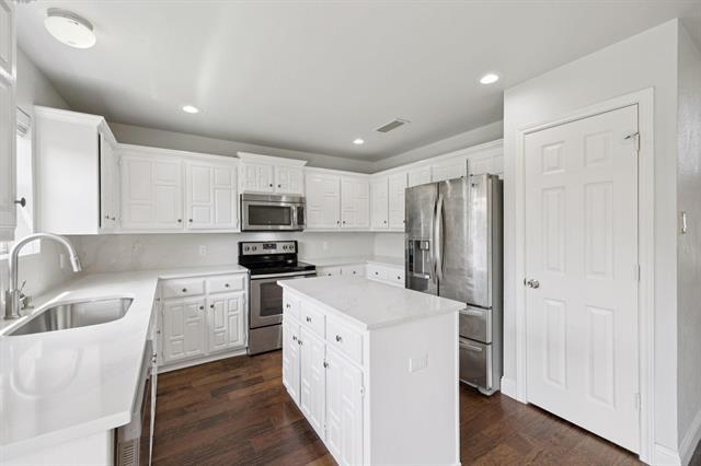 Building Photo - 2138 Stoneridge Dr