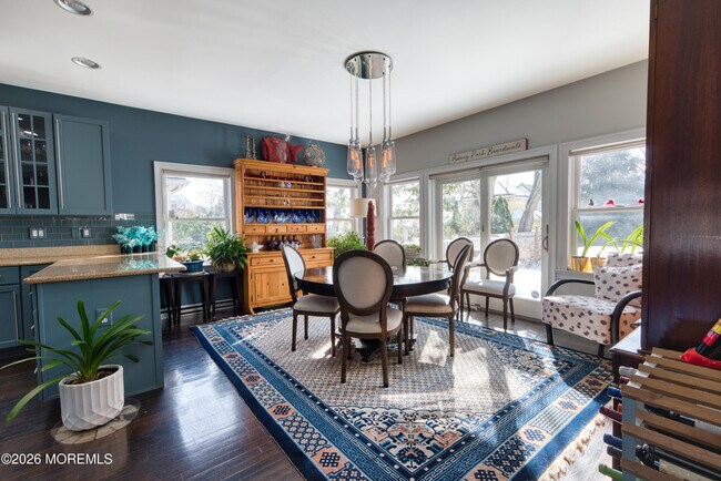 Building Photo - 1210 3rd Ave