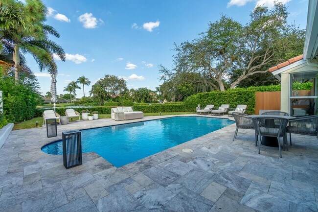 Building Photo - 2291 Las Casitas Dr