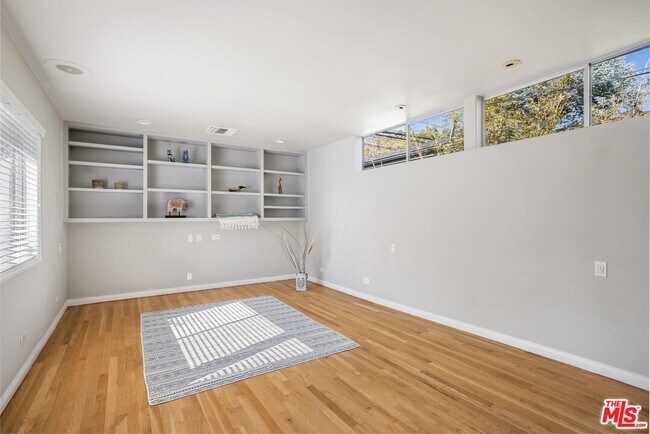 Building Photo - 2209 Pearl St