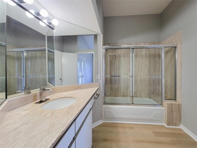 Building Photo - 18309 Sandy Cove Dr