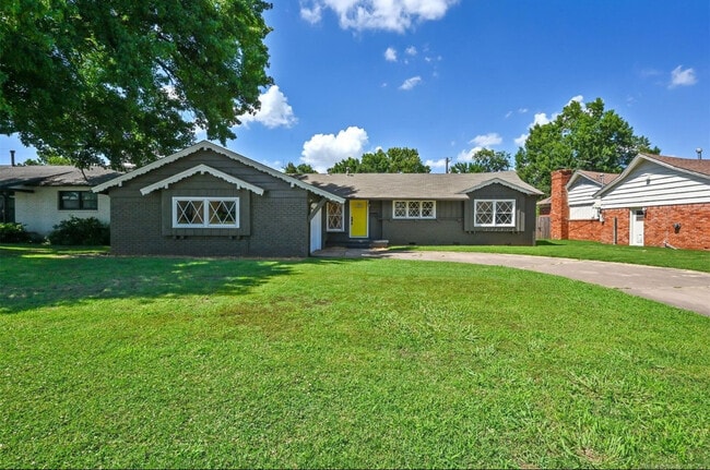 Primary Photo - 4643 E 59th St