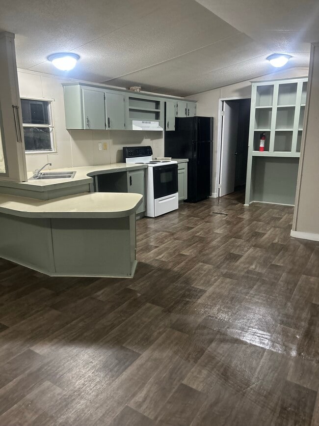 Building Photo - 1670 Q T Todd Dr