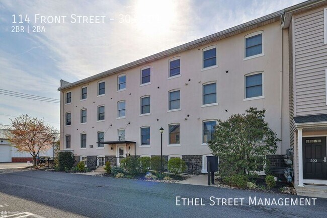 Building Photo - 114 Front St