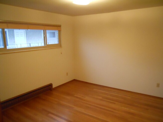 Interior Photo - Glen Ellyn