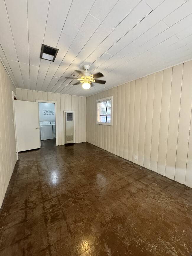 Building Photo - 6132 N 16th Dr