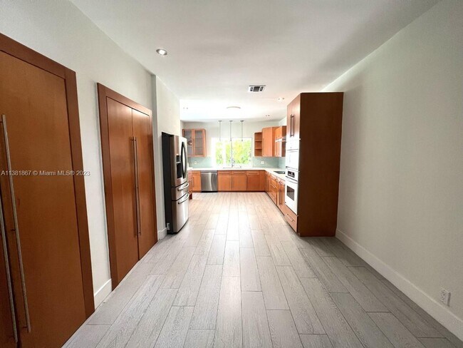 Building Photo - 7720 SW 147th Terrace