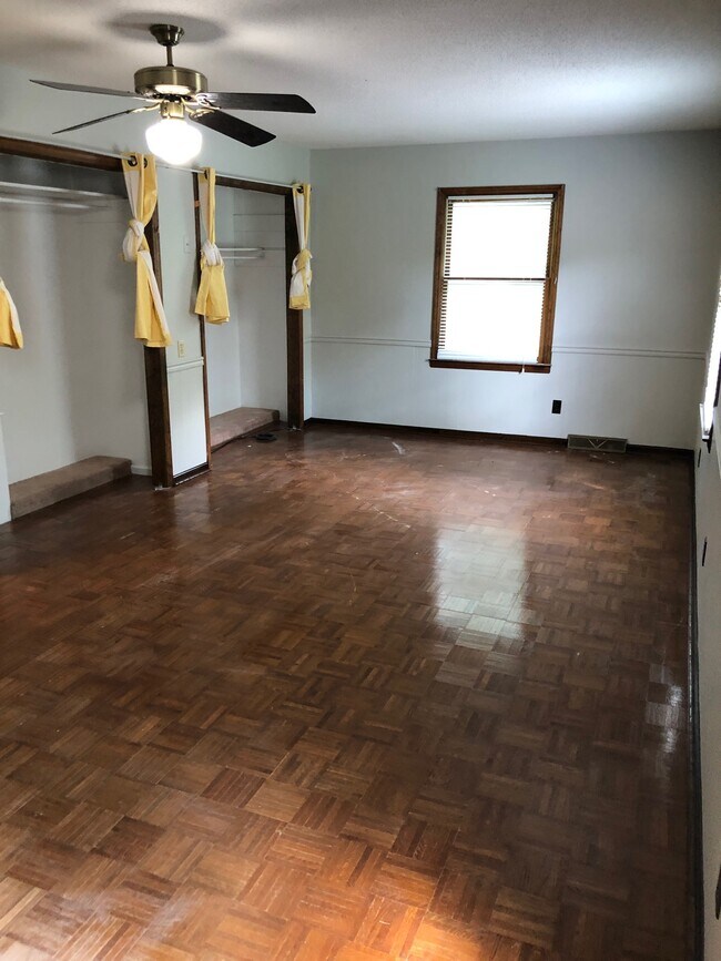 Building Photo - 826 Hillcroft Pl