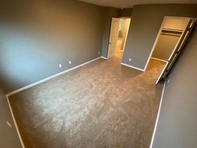 Building Photo - Beautiful home in desirable neighborhood for rent in Visalia CA