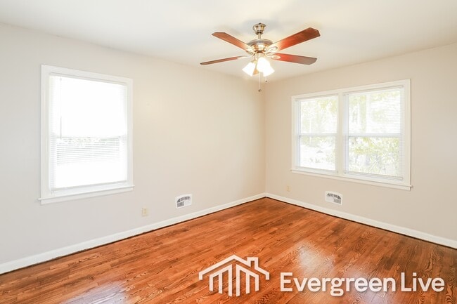 Building Photo - 9512 Bennington Ave