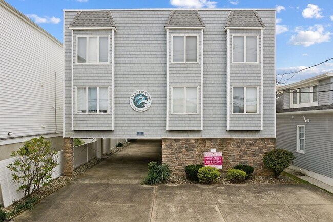 Building Photo - 22 S Washington Ave