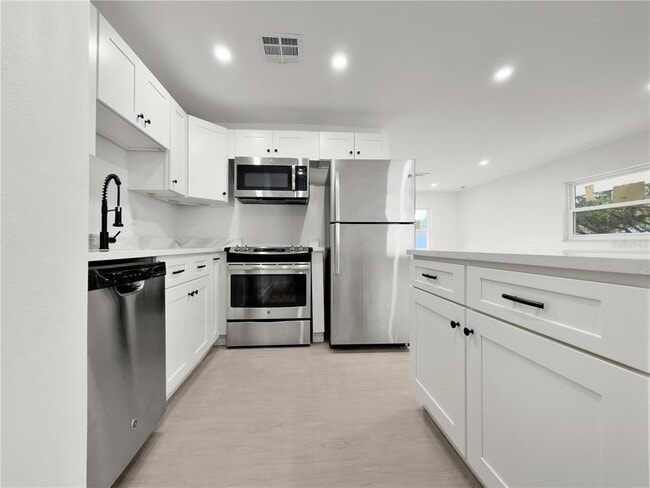 Building Photo - 941 Kathy St