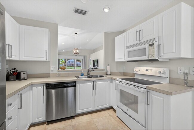 Building Photo - 5008 Elpine Way