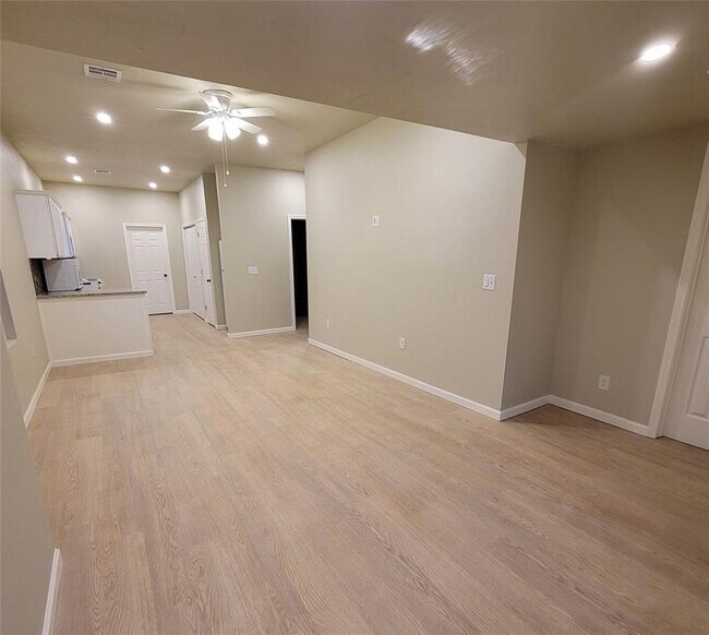 Primary Photo - 506 N Beard Ave