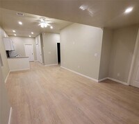 Building Photo - 506 N Beard Ave