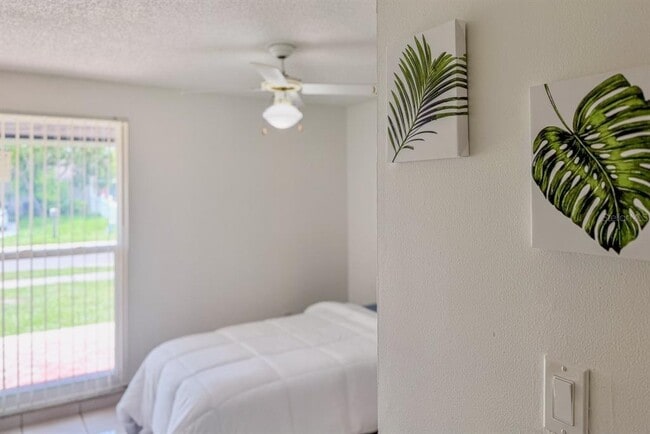 Building Photo - 8541 Briar Grove Cir