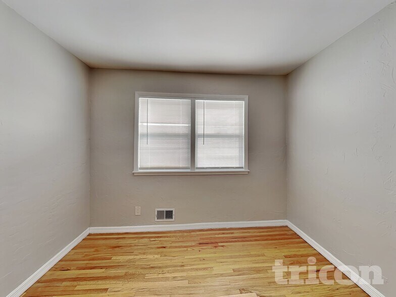 Building Photo - 4010 Monroe St NE